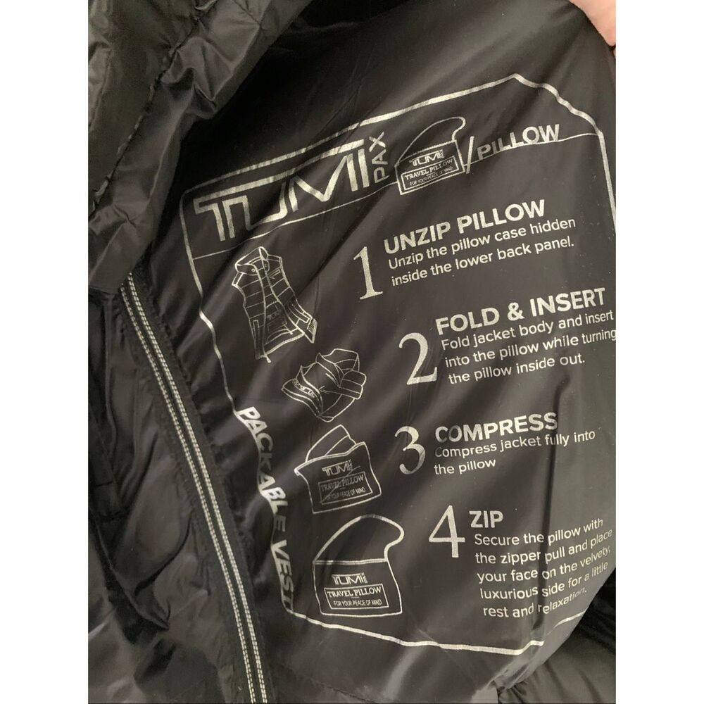 TUMI Pax Women's vest puffer down black size large NEW WITH TAGS - Picture 7 of 7